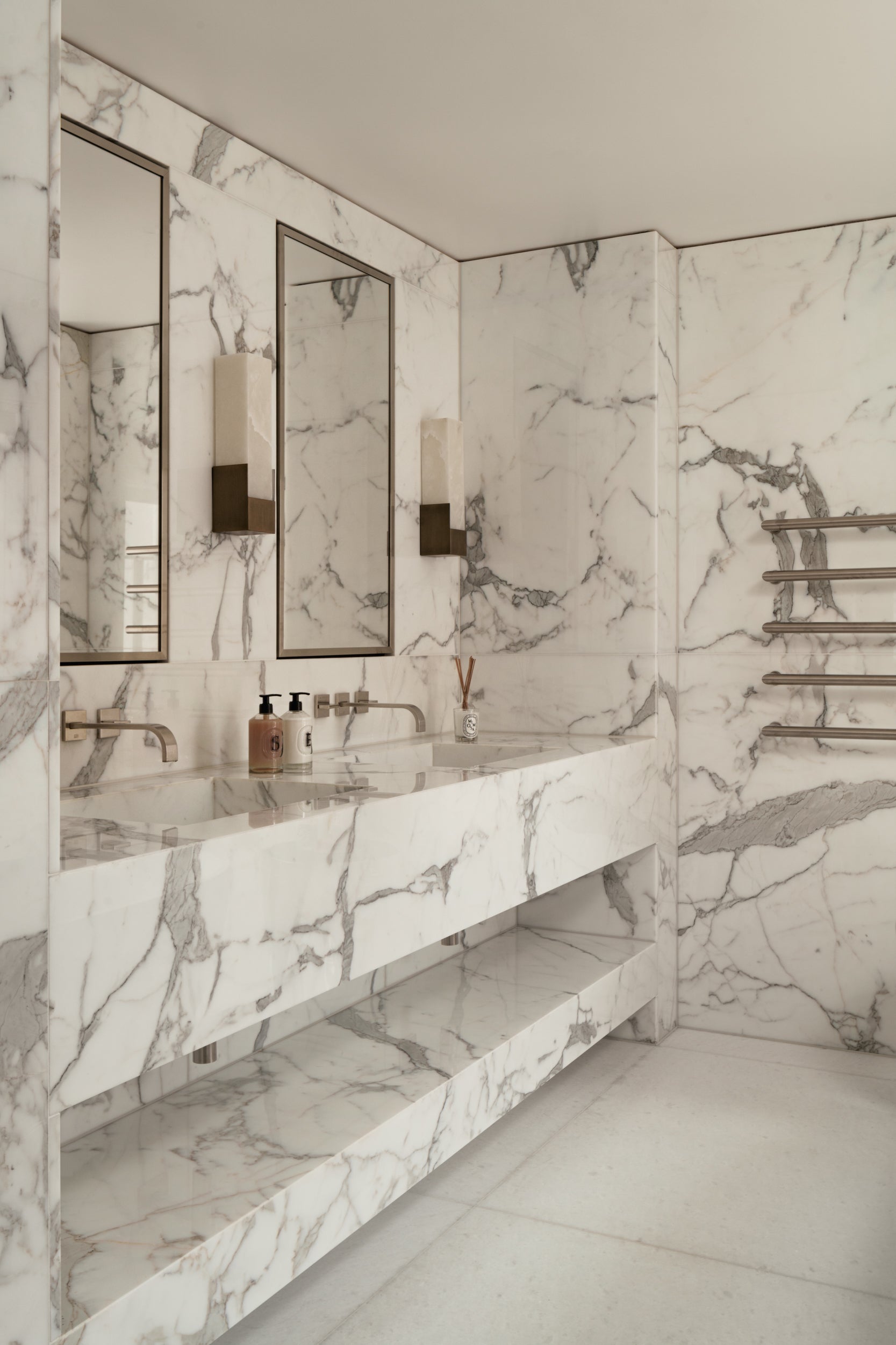 Knightsbridge Residence – Bergman Store