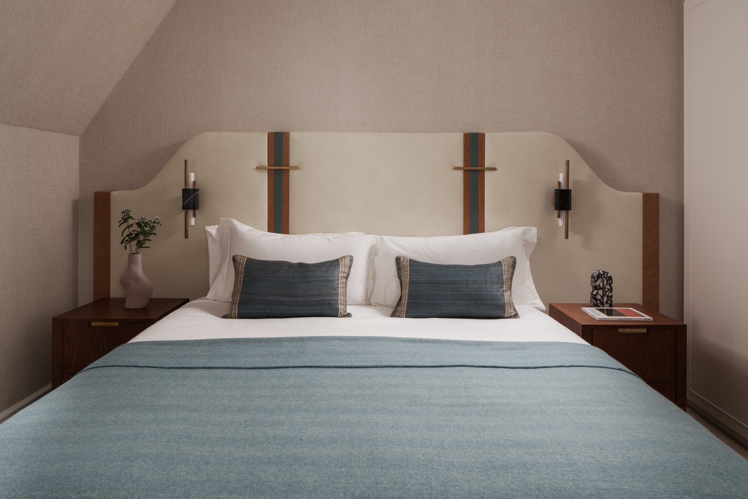 Knightsbridge Residence – Bergman Store